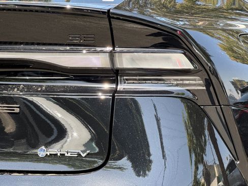 New 2026 Toyota Prius Plug-In Hybrid FWD image 31
