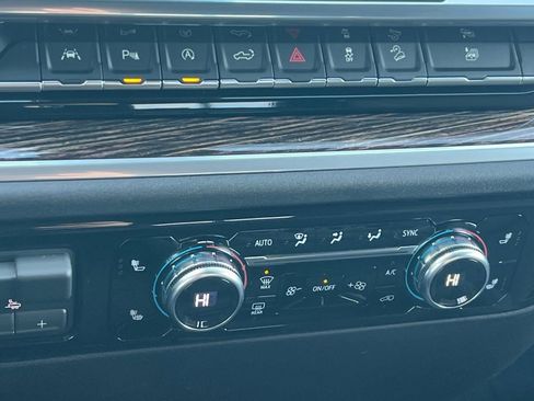 New 2026 GMC Sierra 1500 SLE image 17