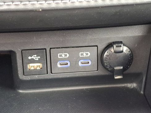 Used 2022 Toyota Highlander XLE AWD/4WD image 26