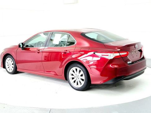 Certified 2018 Toyota Camry LE FWD image 4