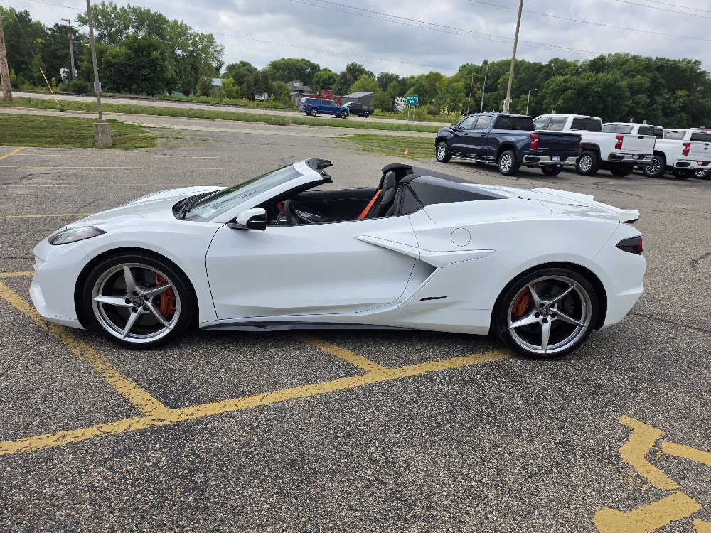 Used 2025 Chevrolet Corvette E-Ray w/ ZER Performance Package AWD/4WD image 2