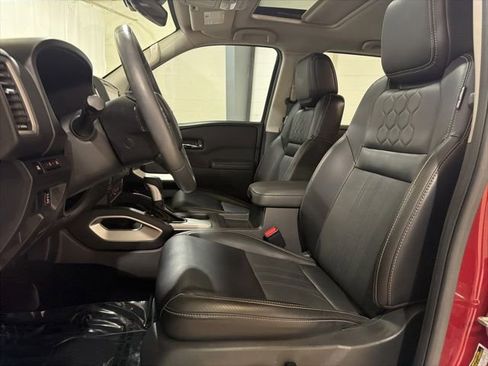 Used 2024 Nissan Frontier SL w/ Technology Package RWD image 12