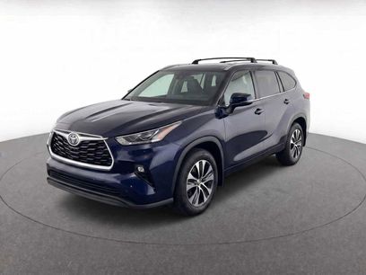 Used 2023 Toyota Highlander XLE