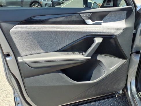 Used 2025 Volkswagen Tiguan S FWD image 17