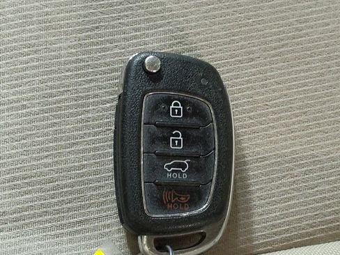 Used 2018 Hyundai Tucson SE image 32