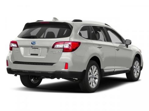 Used 2017 Subaru Outback 2.5i Touring image 2