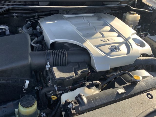 Used 2016 Toyota Land Cruiser AWD/4WD image 16