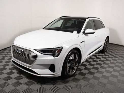 Used 2021 Audi e-tron Prestige w/ Prestige Package image 1