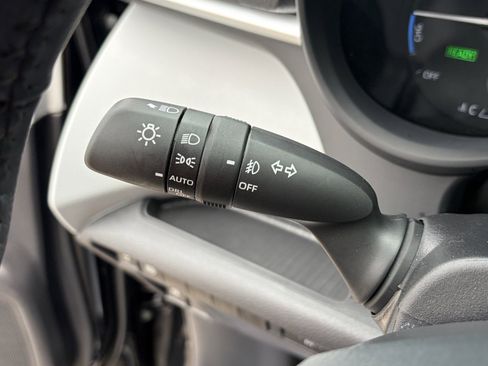 Used 2026 Toyota Sienna XLE FWD image 27