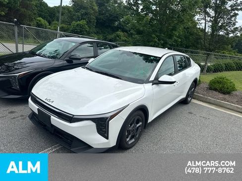 Used 2025 Kia K4 FWD image 12