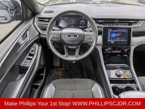 Used 2023 Jeep Grand Cherokee L Laredo AWD/4WD image 15