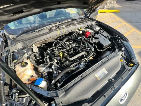 Used 2020 Ford Fusion SE FWD image 33