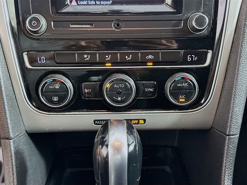Used 2017 Volkswagen Passat 1.8T S FWD image 15