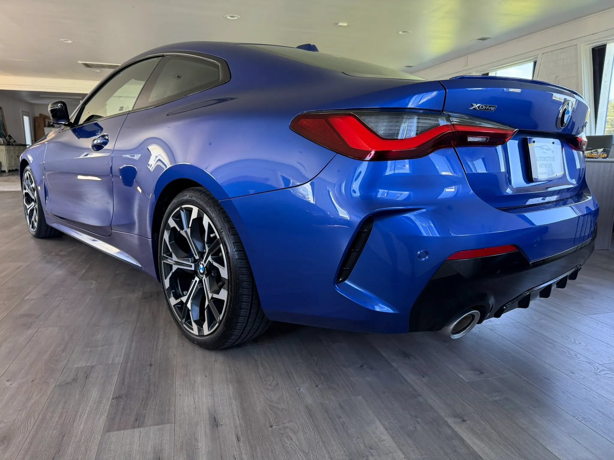 Used 2025 BMW 430i xDrive Coupe w/ M Sport Package AWD/4WD image 3