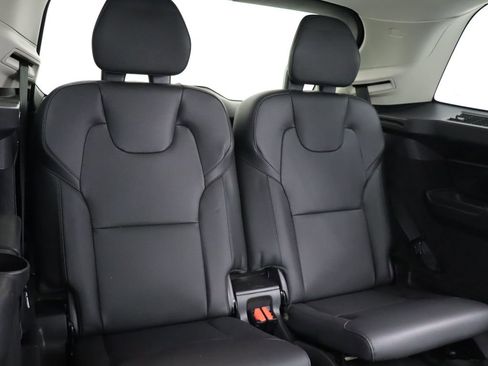 Used 2021 Volvo XC90 T6 Momentum image 39