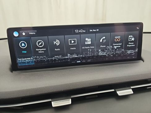 Used 2023 Genesis GV70 2.5T w/ Select Package image 33