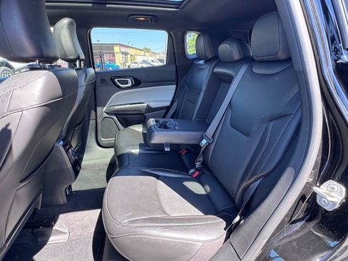 Certified 2023 Jeep Compass Limited w/ Sun and Sound Group AWD/4WD image 15