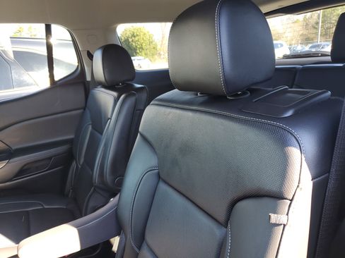 Used 2023 GMC Acadia SLT image 10