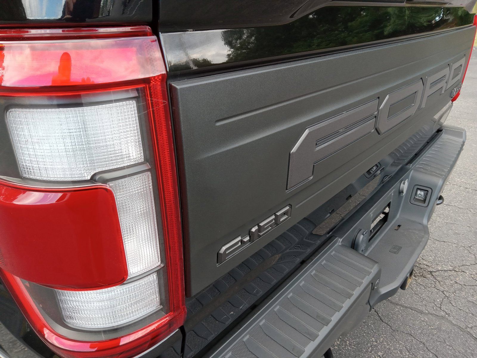 Used 2023 Ford F150 Raptor w/ Raptor Carbon Fiber Package AWD/4WD image 8