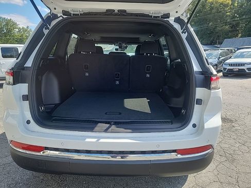 New 2025 Jeep Grand Cherokee 4WD image 8