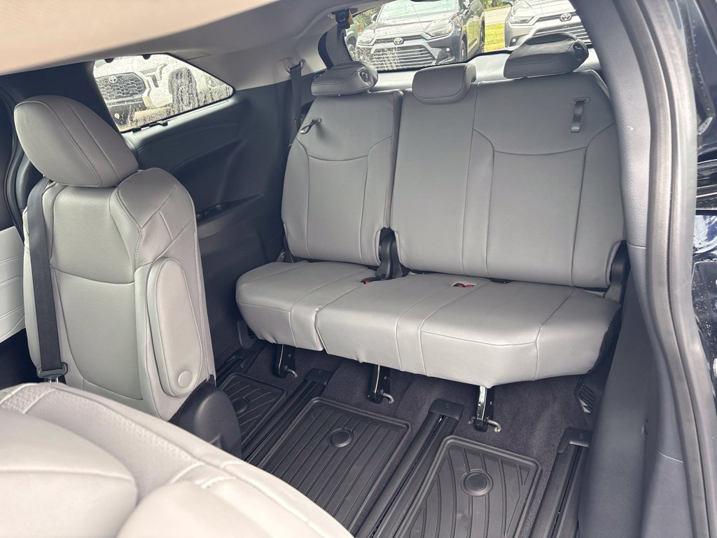 Used 2026 Toyota Sienna XLE AWD/4WD image 16