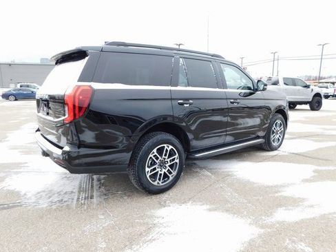 New 2026 Ford Expedition Active image 3