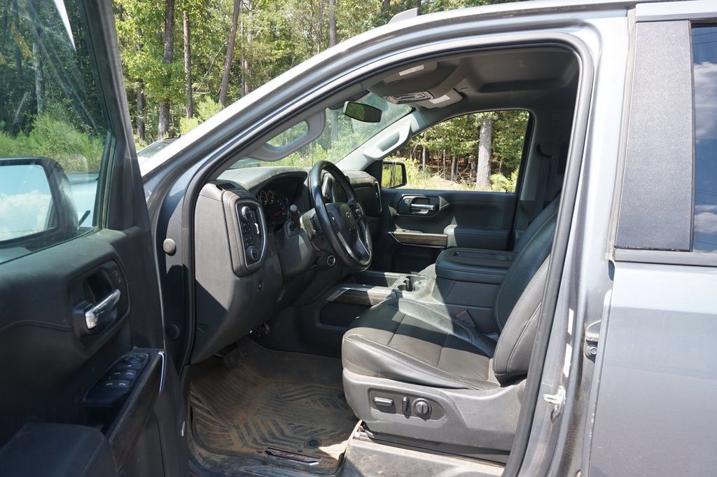 Used 2020 Chevrolet Silverado 1500 RST AWD/4WD image 2