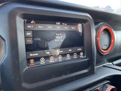 Used 2023 Jeep Wrangler Sport S image 3