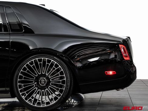 Used 2024 Rolls-Royce Phantom Sedan image 16