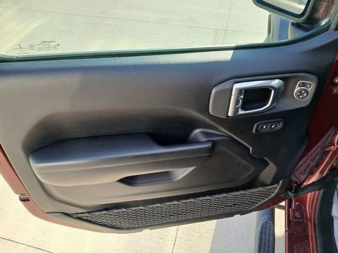 Used 2021 Jeep Wrangler Sport S image 11