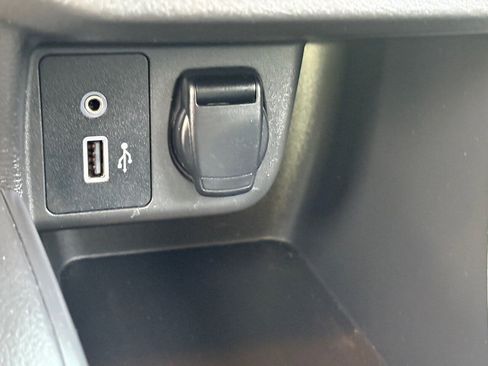 Certified 2020 Nissan Versa SV w/ Trunk Package image 24