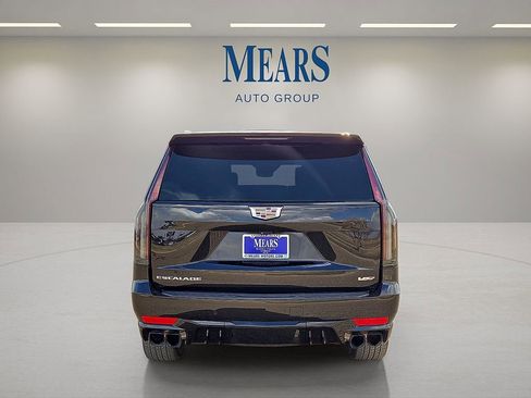 Used 2024 Cadillac Escalade V w/ Heavy-Duty Trailer Package image 4