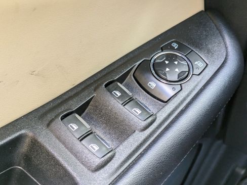 Used 2024 Ford Edge SE image 24