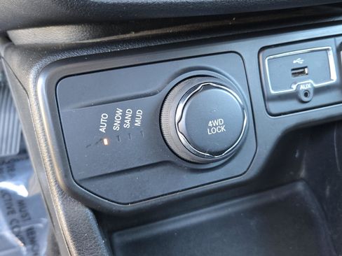 Certified 2022 Jeep Renegade Latitude image 13