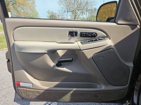 Used 2003 Chevrolet Tahoe LT image 11