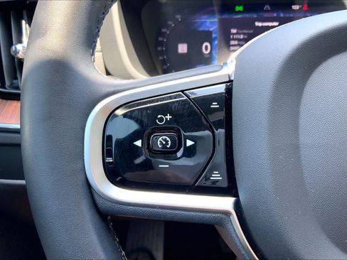 Used 2023 Volvo XC60 B5 Ultimate w/ Climate Package FWD image 24
