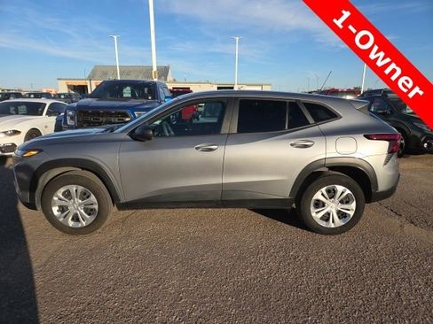 Used 2025 Chevrolet Trax LS w/ Driver Confidence Package image 2