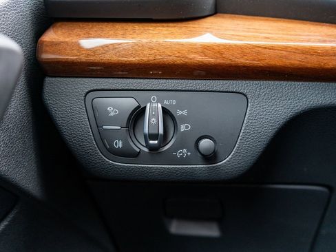 Used 2023 Audi Q5 2.0T Premium w/ Convenience Package image 23