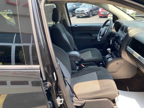 Used 2017 Jeep Compass Sport FWD image 23