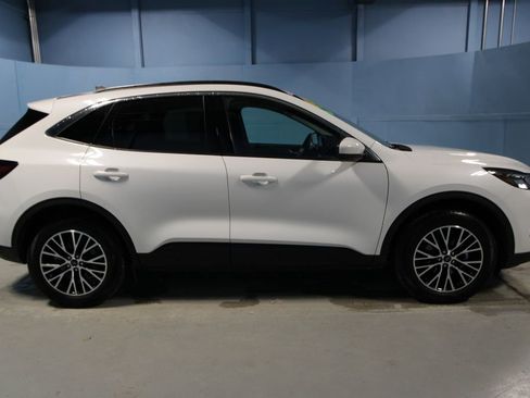 Used 2024 Ford Escape SE image 30