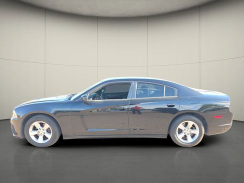Used 2014 Dodge Charger SE w/ Connectivity Group RWD image 5