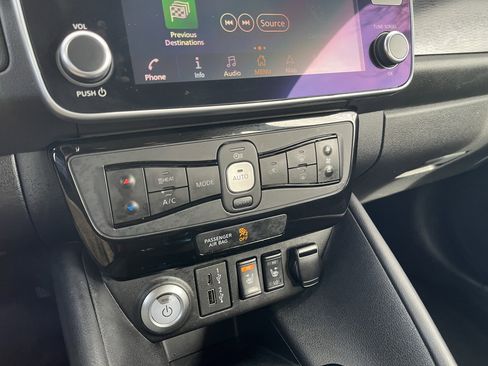 Certified 2024 Nissan Leaf SV Plus image 24