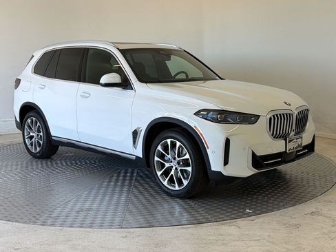 New 2026 BMW X5 xDrive40i w/ Premium Package AWD/4WD image 7