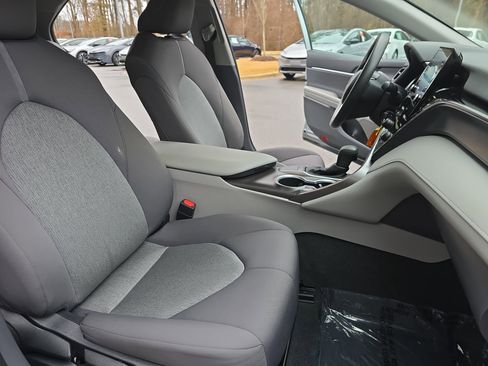 Used 2023 Toyota Camry LE image 10
