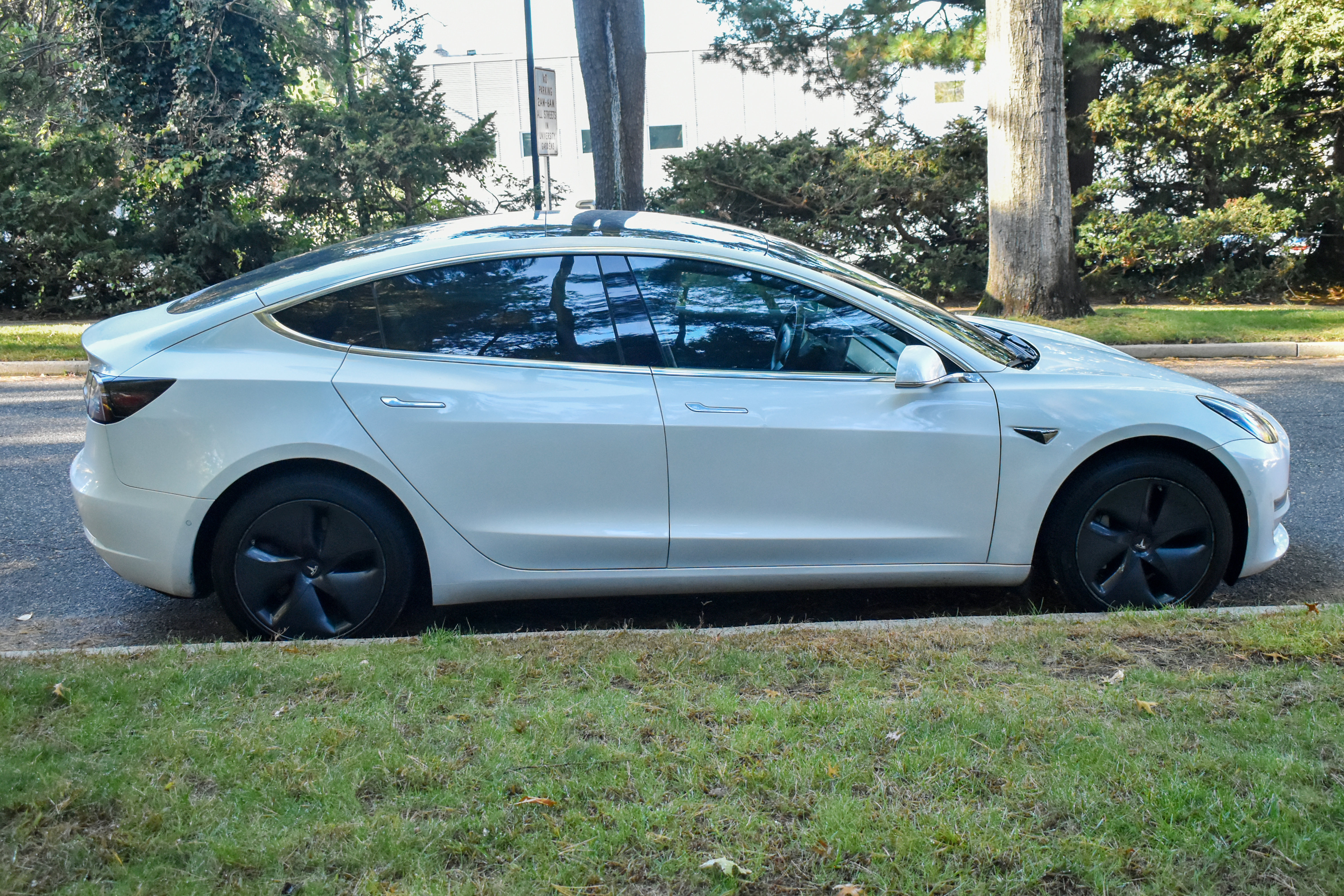 Used 2019 Tesla Model 3 Long Range RWD image 9
