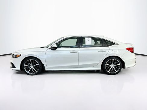 Used 2024 Honda Civic Touring image 4