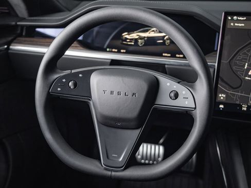 Used 2021 Tesla Model S Plaid image 45