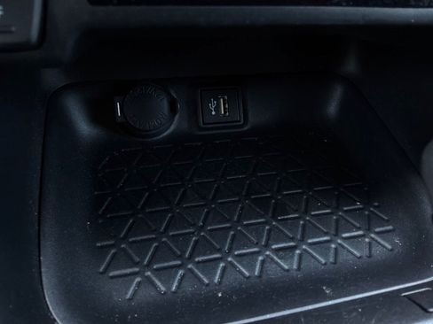 Used 2025 Toyota RAV4 XLE FWD image 26