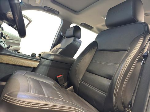 Used 2018 GMC Yukon Denali AWD/4WD image 14