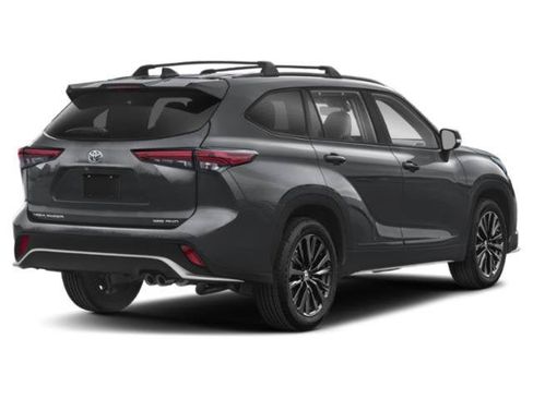 Used 2023 Toyota Highlander XSE AWD/4WD image 2